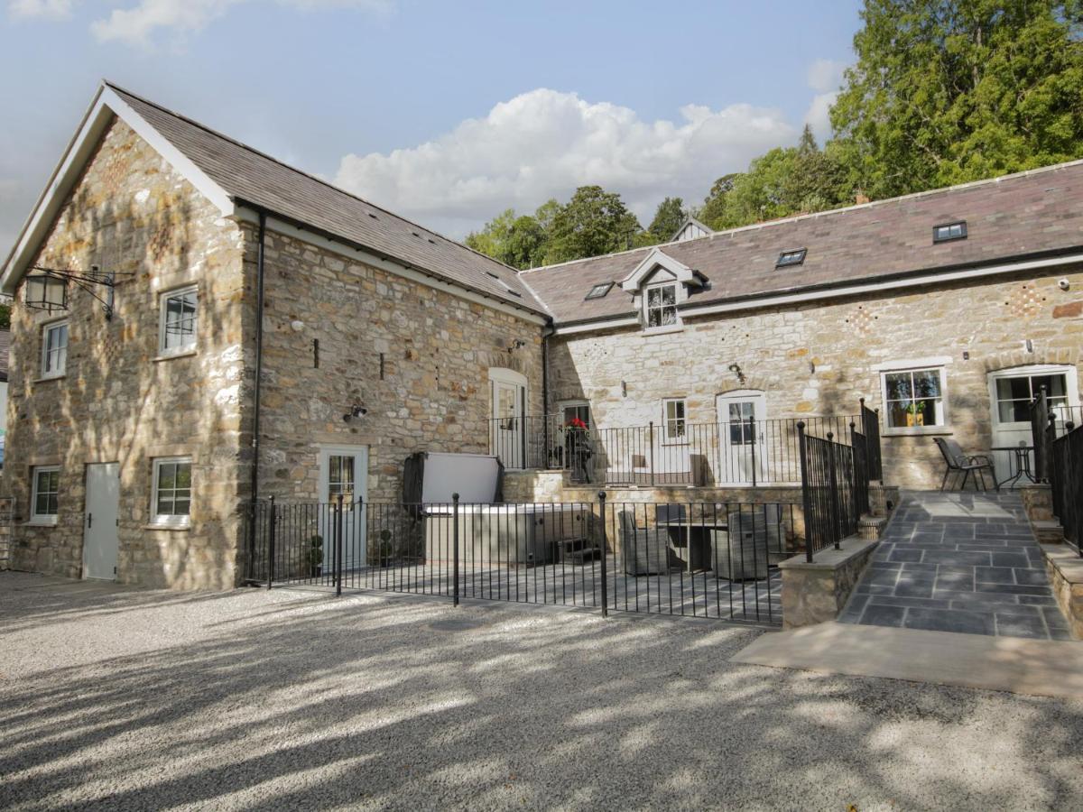 Barn 2 Villa Llangollen Bagian luar foto
